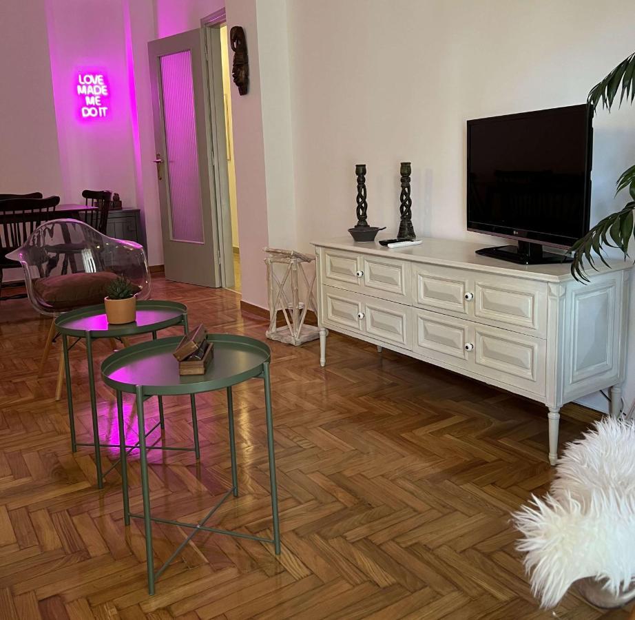 Comfortable 2-bedroom Near City Center 100m From Metro * 雅典