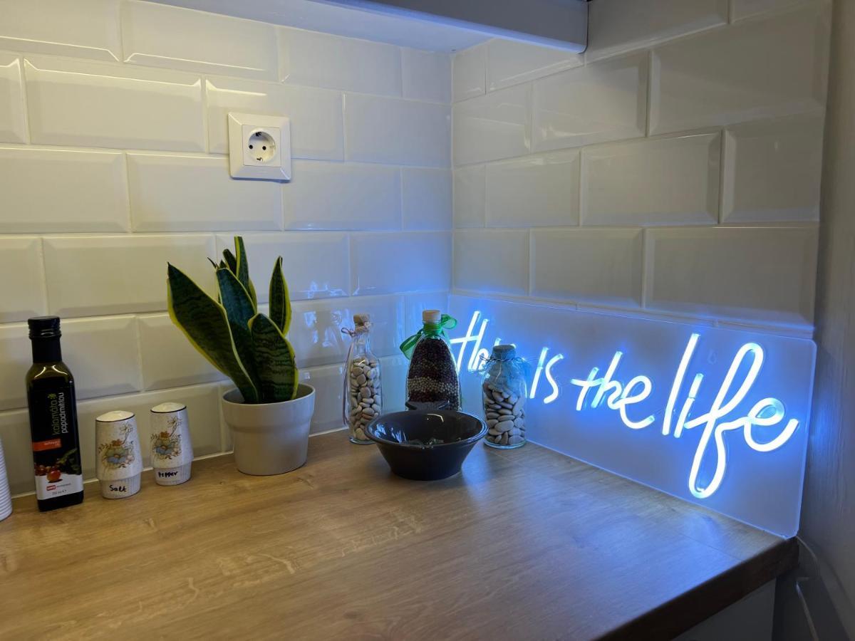 Comfortable 2-bedroom Near City Center 100m From Metro * 雅典