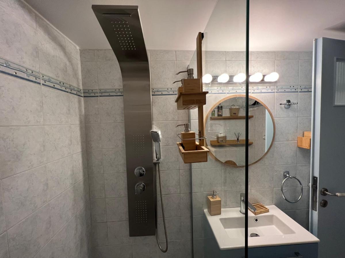 Comfortable 2-bedroom Near City Center 100m From Metro Appartement Athènes