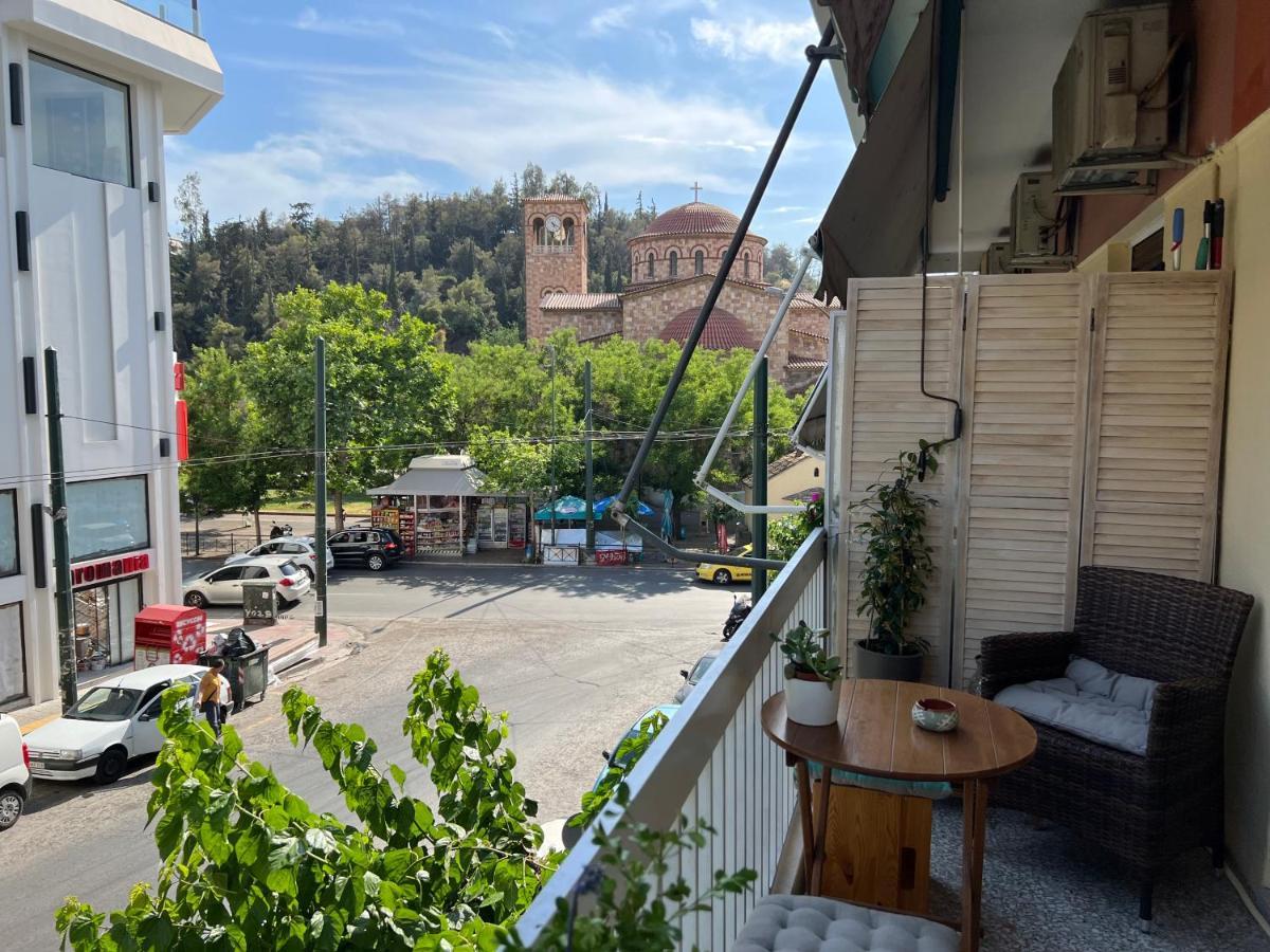Comfortable 2-bedroom Near City Center 100m From Metro Athènes