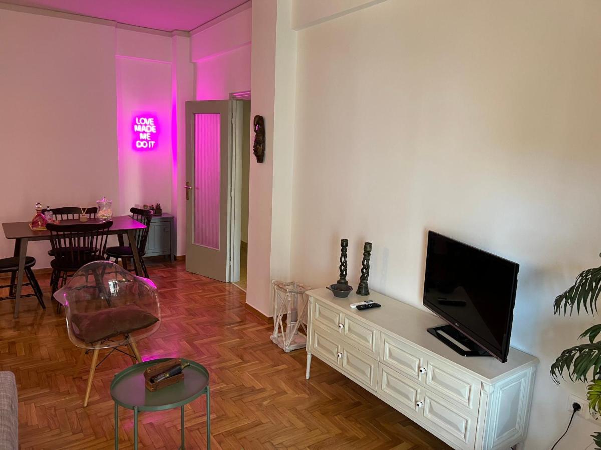 Comfortable 2-bedroom Near City Center 100m From Metro * Athènes