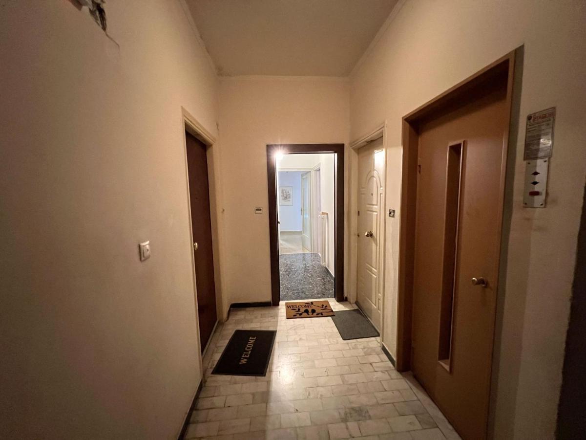 Comfortable 2-bedroom Near City Center 100m From Metro Appartement