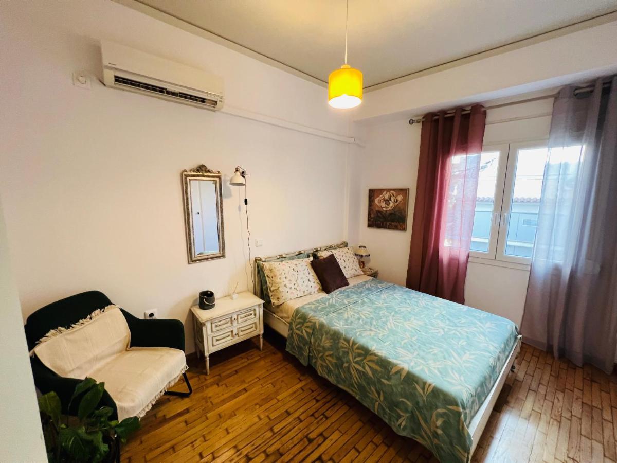 Appartement Comfortable 2-bedroom Near City Center 100m From Metro Athènes