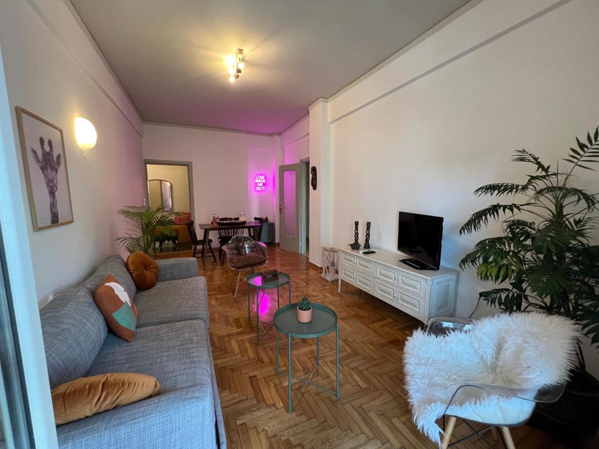 Comfortable 2-bedroom Near City Center 100m From Metro Appartement